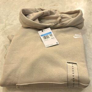 Nike hoodie NWT size M